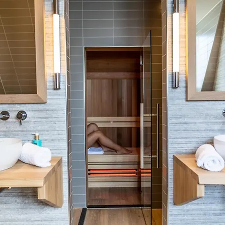 Aparthotel Just Texel & 4*