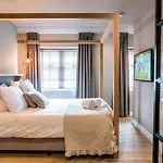 Aparthotel Just Texel & 4*